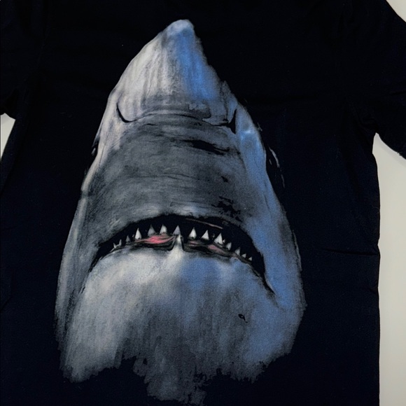 Givenchy
shark print cotton short sleeve t shirt - Picture 4 of 8